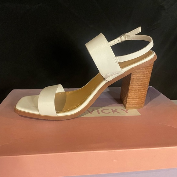 Lisa Vicky Womens Oasis V White Leather Block Heel Strappy Sandals - Picture 2 of 8